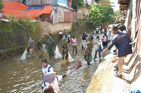 Warga Sungai Penuh Gotong Royong Bersihkan Lingkungan